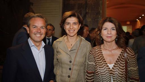 Alberto García Valera, Macarena Gutiérrez y Anabel Morillo