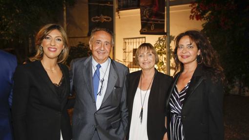 Yolanda Vera Cabrera, José Luis Manzanares, María Jesús Catalá y Ana Manzanares