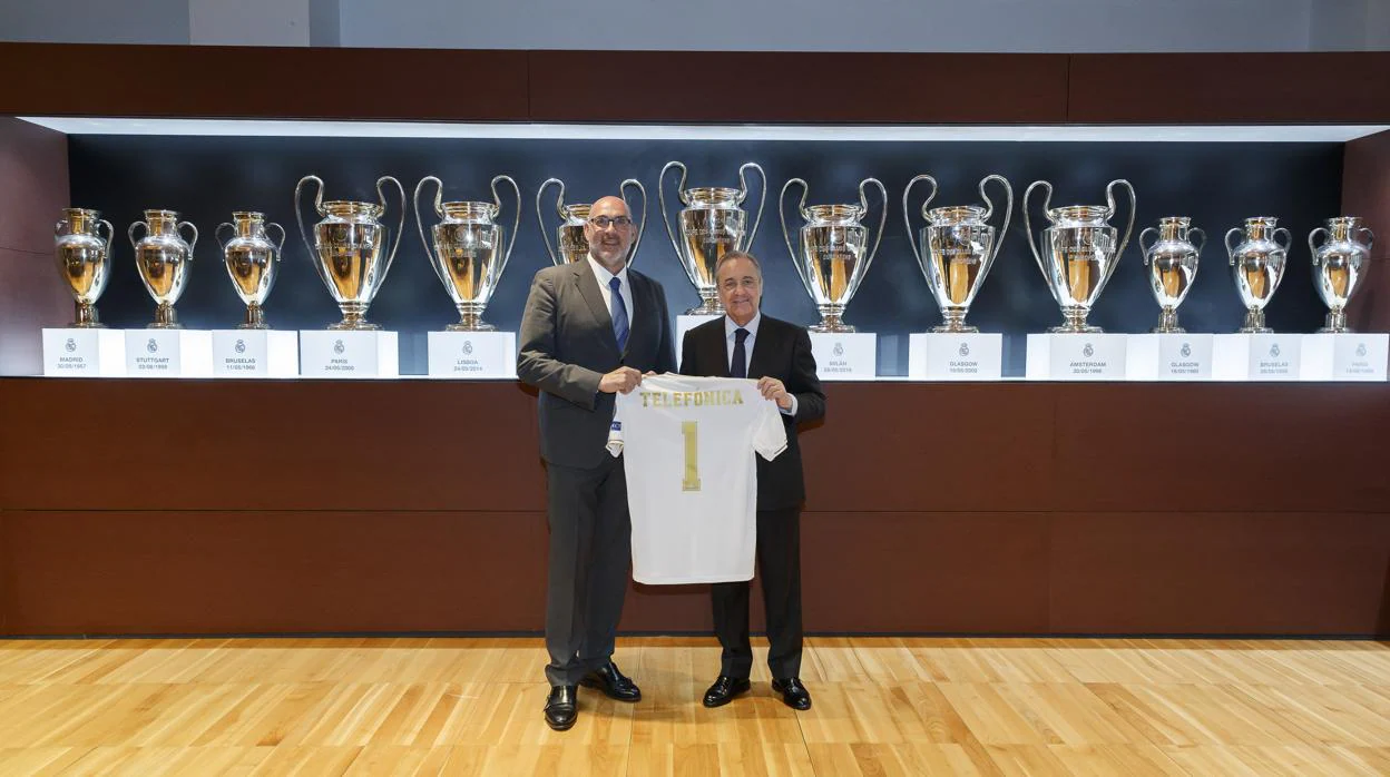 Los presidentes de Telefónica España y del Real Madrid, Emilio Gayo y Florentino Pérez