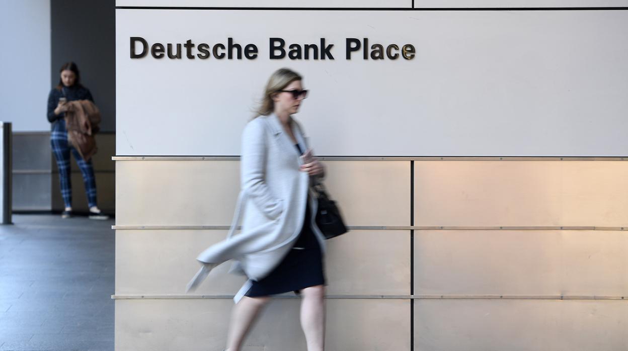 La entidad alemana reducirá su plantilla a unos 74.000 empleados de aquí a 2022
