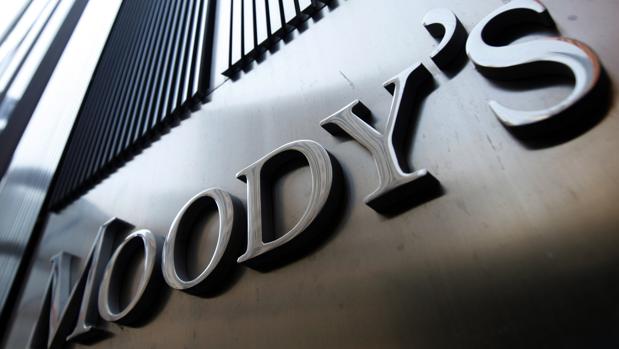 Moody's empeora su visión de la banca española: rebaja la perspectiva del rating de «positiva» a «estable»