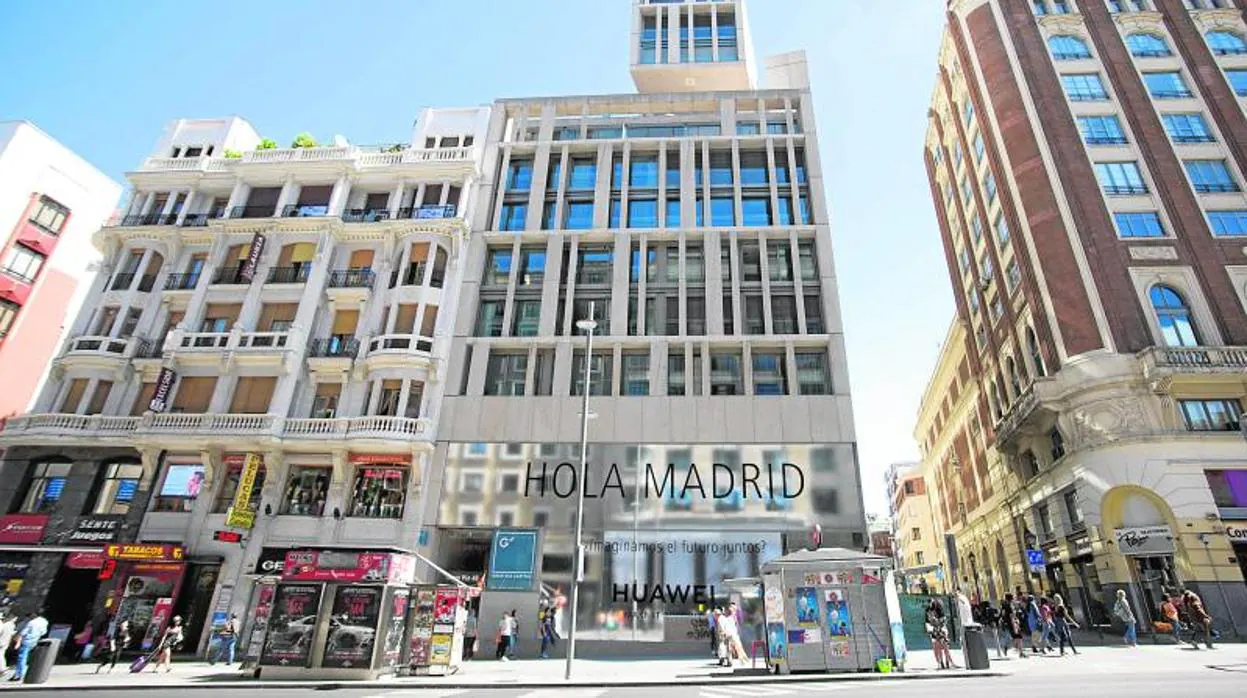 Tienda de Huawei en la Gran Vía de Madrid