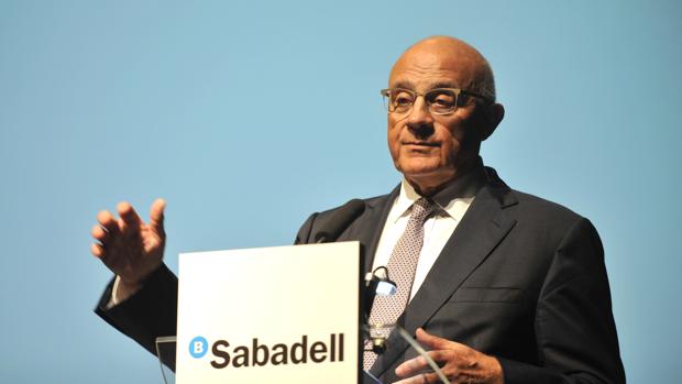 Sabadell vende créditos por valor de 2.124 millones a Deutsche Bank y Carval