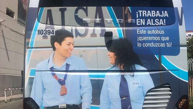 Alsa busca incorporar mujeres por la «escasez» de conductoras profesionales