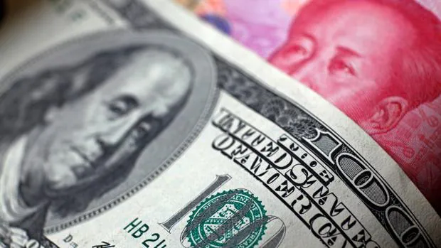 El yuan vuelve a debilitarse ante el dólar hasta mínimos de febrero de 2008