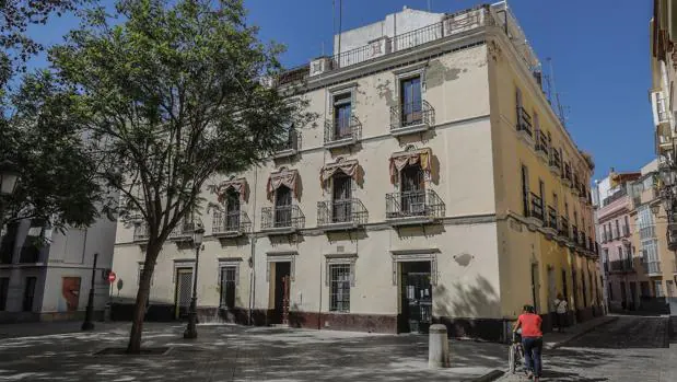 Grupo Ribelles compra un edificio en la Plaza de Molviedro para apartamentos turísticos