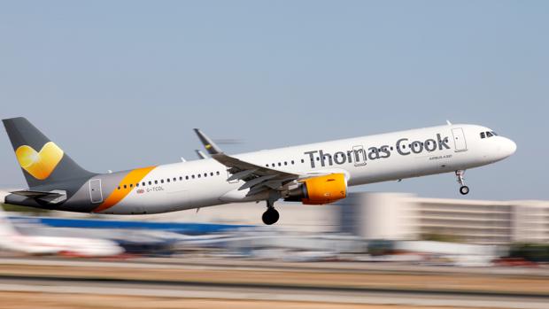 La quiebra de Thomas Cook atrapa a 600.000 turistas en el extranjero y amenaza al sector turístico español