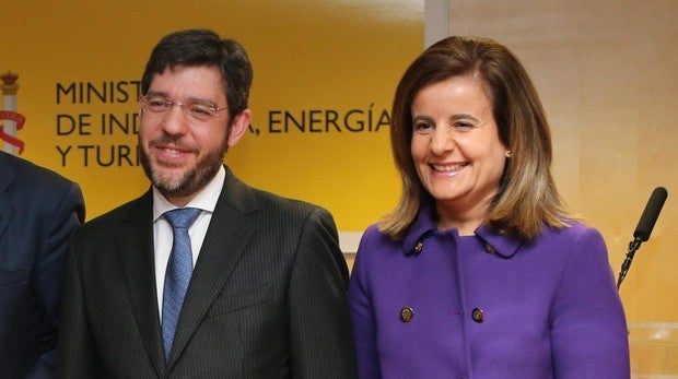 Casado tantea a Báñez y a Nadal para su equipo económico