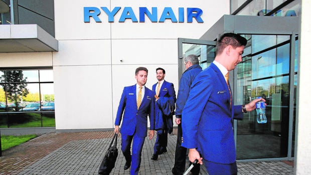 El Parlamento Europeo enviará una carta a Ryanair sobre presuntos abusos contra trabajadores y clientes