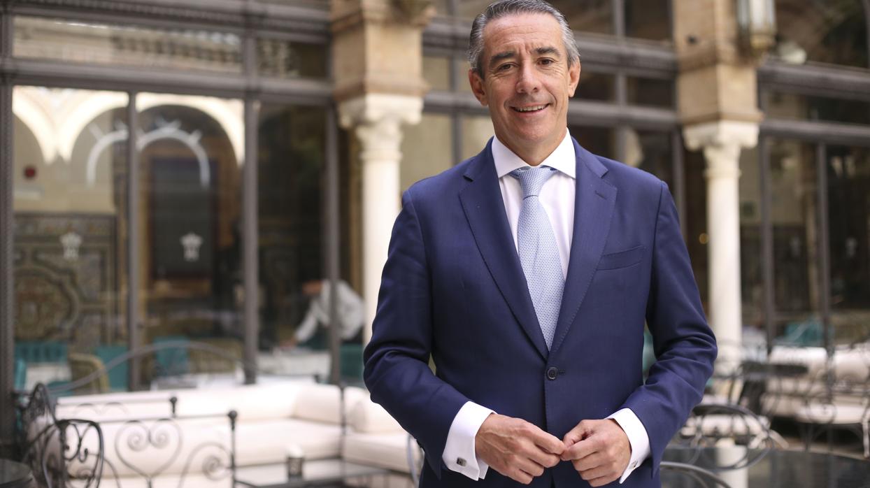 Juan Antonio Alcaraz en el hotel Alfonso XIII de Sevilla