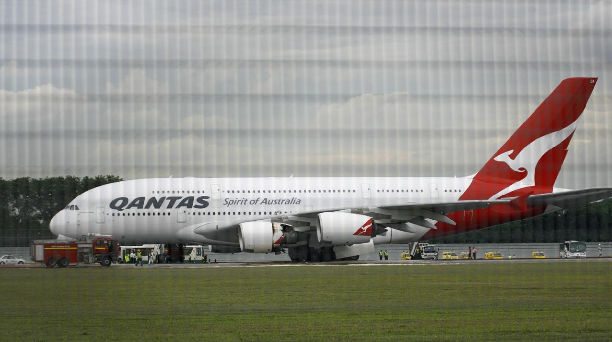 La aerolínea Qantas revisa 33 Boeing 737 tras descubrir grietas en un avión del mismo modelo