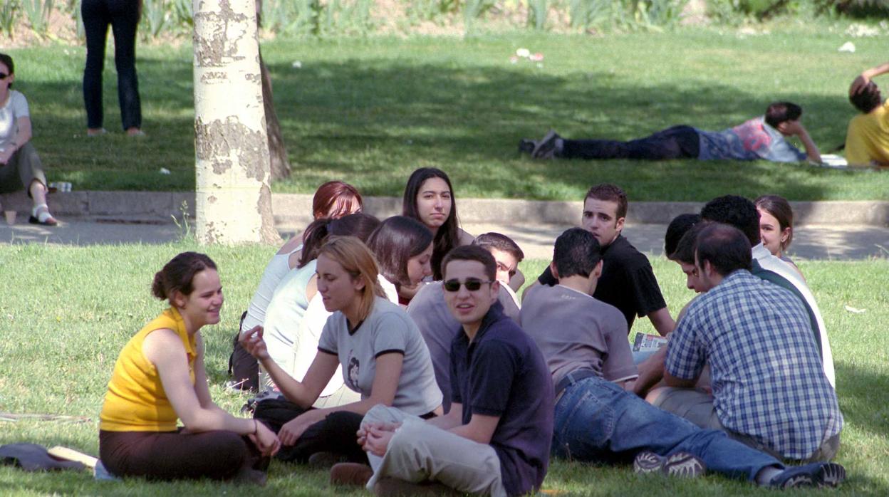 Estudiantes en el campus de la Universidad de Valladolid