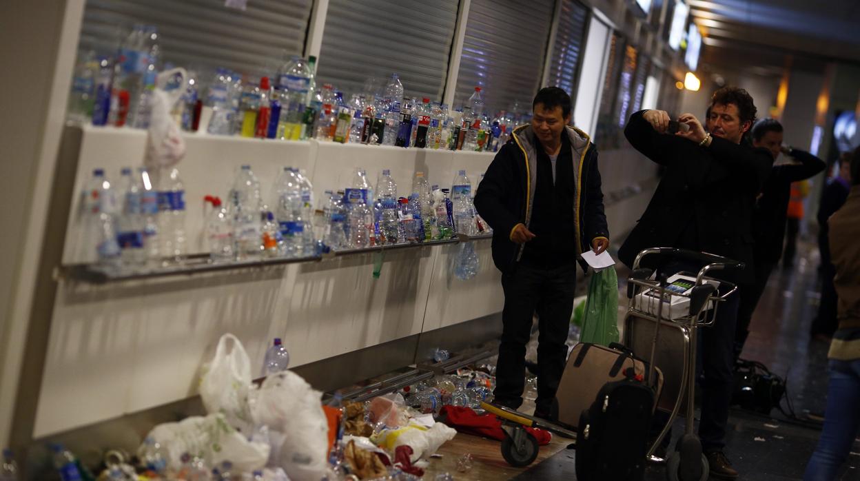 Foto de archivo de la última huelga de limpieza en Barajas, que se produjo a finales de enero de 2013