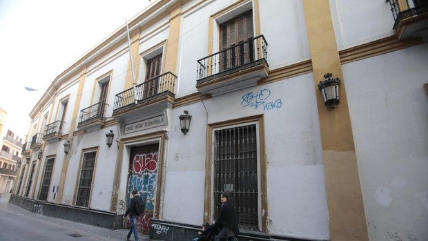 Cruz Roja alquila su casa palacio del Centro de Sevilla para apartamentos turísticos de lujo