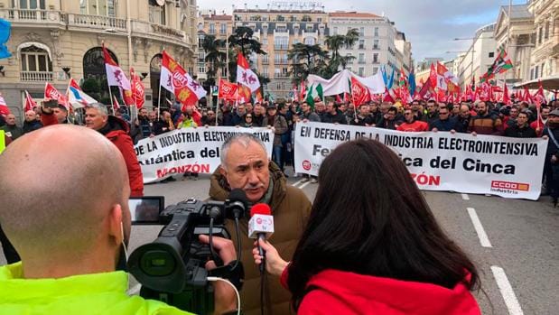 Cientos de trabajadores reclaman al Gobierno un pacto de Estado por la industria