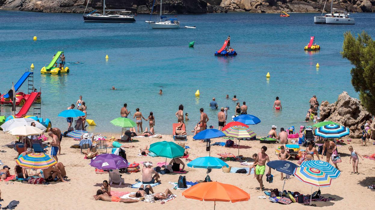 Imagen de la playa de Arenal Díen Castell (Menorca)