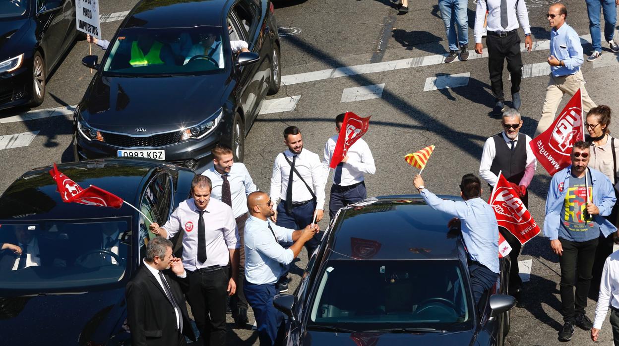 UGT, CC.OO Y SLT negociarán el convenio con Unauto y la Asociación Empresarial de Alquiler de Vehículos con y sin conductor (Aseval)