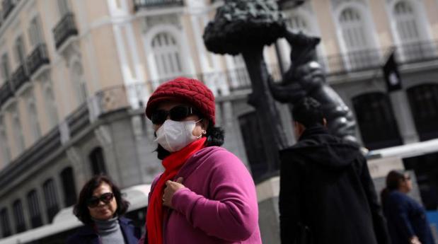 Las grandes empresas recomiendan cancelar los viajes y el teletrabajo ante la llegada del coronavirus a España
