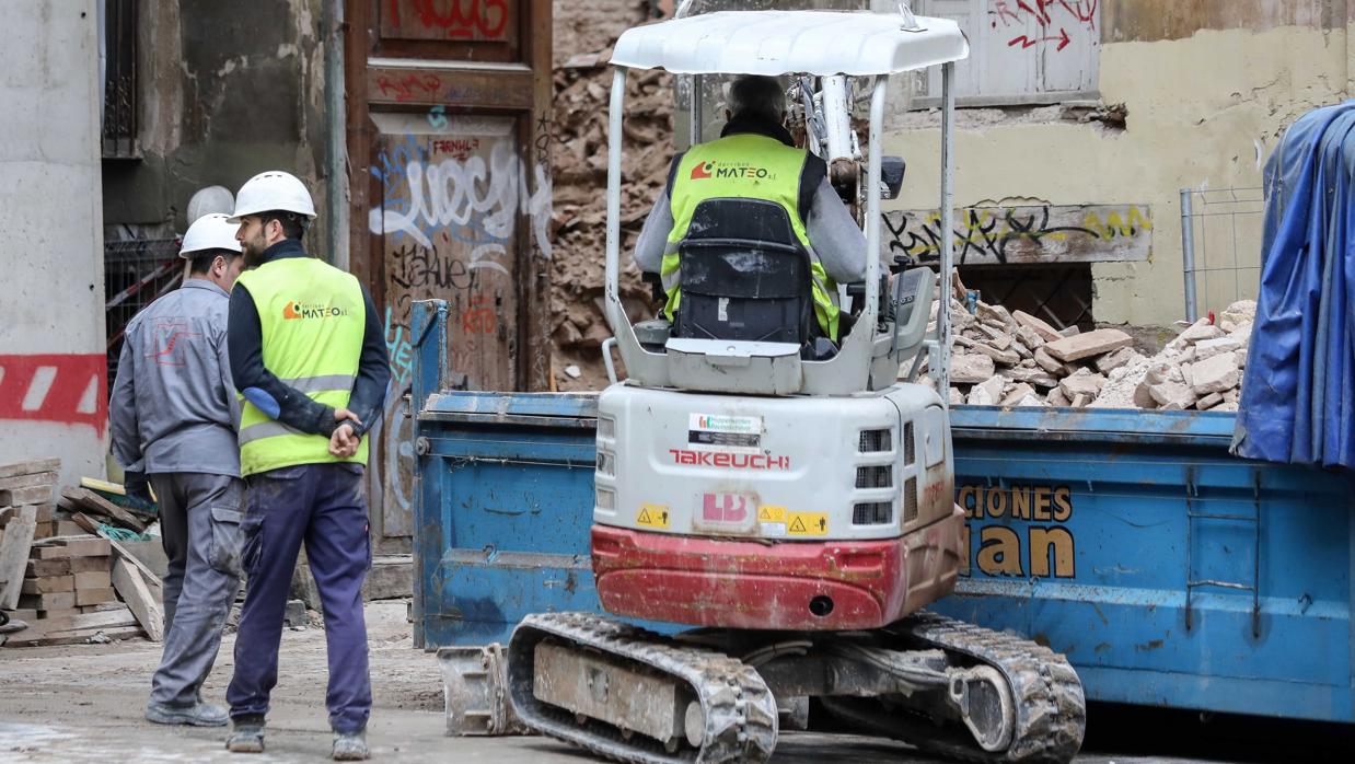 Profesionales de la construcción tendrán que acogerse al permiso retribuido recuperable