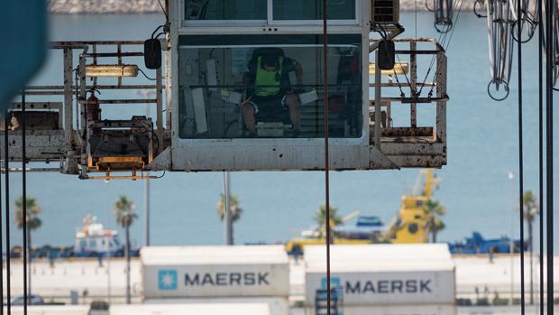 Los estibadores del Puerto de Algeciras exigen más dinero por contenedores descargados