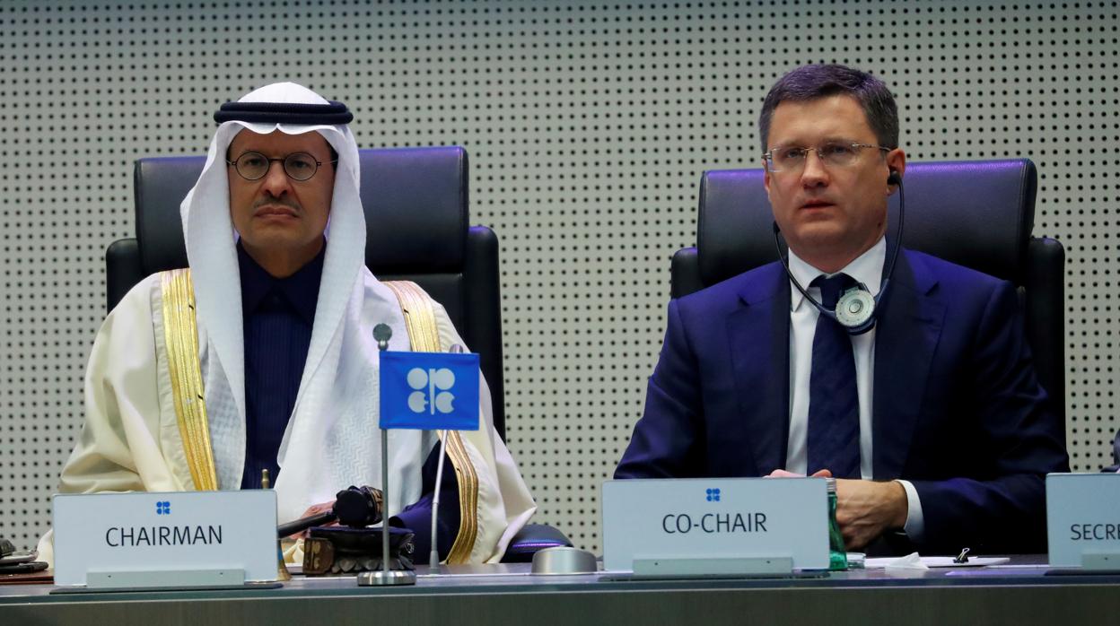 Los ministros de Energía de Arabia Saudí y de Rusia, en la última reunión de la OPEP+ en Viena