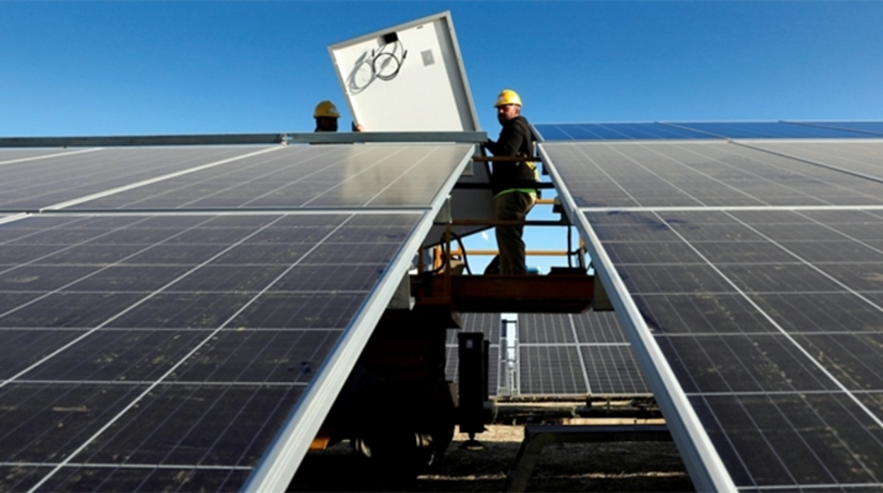 Construcción de una planta fotovoltaica de Iberdrola en Aragón