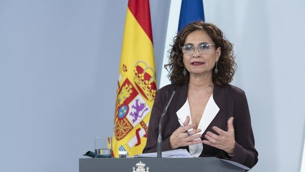 Hacienda ultima aplazar impuestos a pymes y autónomos que facturen hasta 600.000 euros