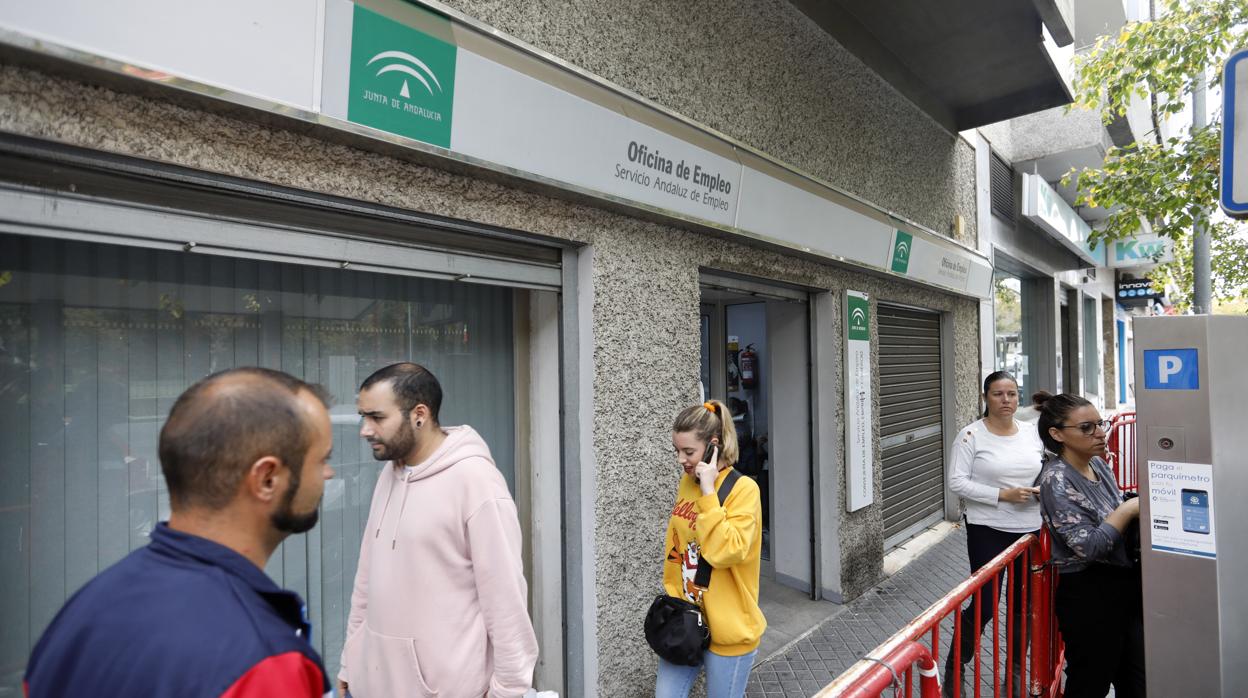 El Gobierno reparte ahora 1.048 millones para políticas activas de empleo entre las comunidades autónomas