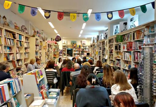 Uno de los eventos organizados en Librerías Proteo y Prometeo (Málaga), con más de medio siglo de antigüedad