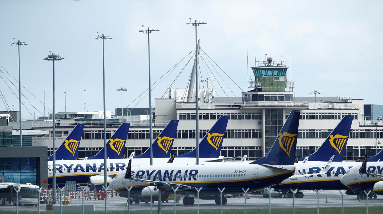 Ryanair readmite a empleados de Girona y Canarias afectados por ERE y los mete en un ERTE