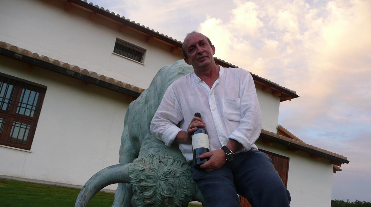 Vicente Taberner en su finca de Arcos de la Frontera, en una foto tomada en 2010