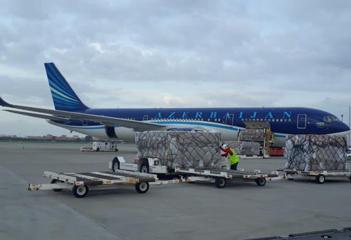 El sábado pasado llegó al aeropuerto de San Pablo, en Sevilla, el material sanitario donado por el empresario estonio Kristjan Rahu