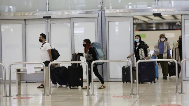 El listado de puertos y aeropuertos que están operativos como puntos de entrada a España