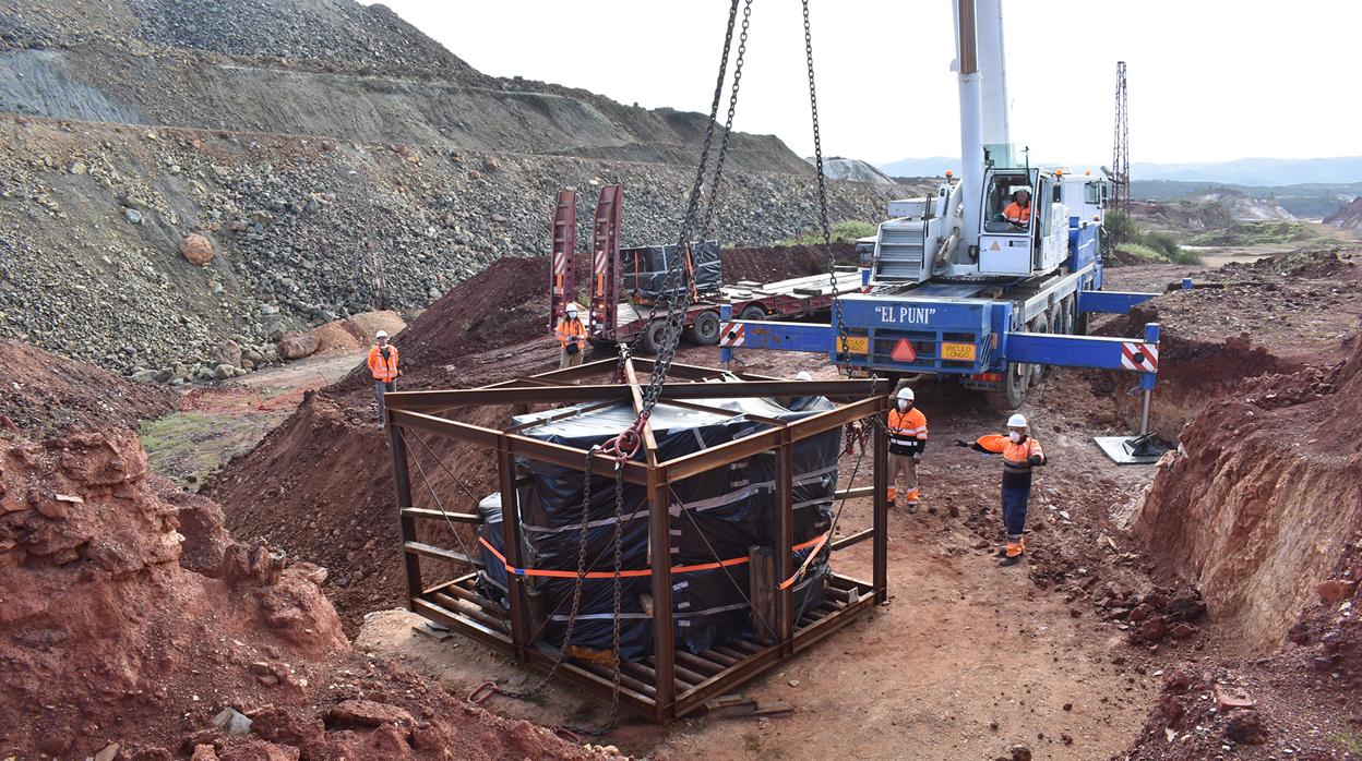 Extracción de un horno metalúrgico de la época romana en la corta minera de Cerro Colorado de Riotinto