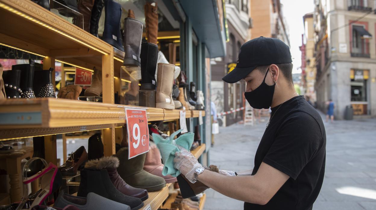 El comercio pide abrir más horas los festivos y domingos y acabar con el «infierno fiscal»