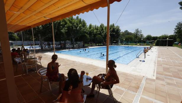 ¿Pueden pedir los inquilinos una reducción de la renta mensual si no se abre la piscina comunitaria?