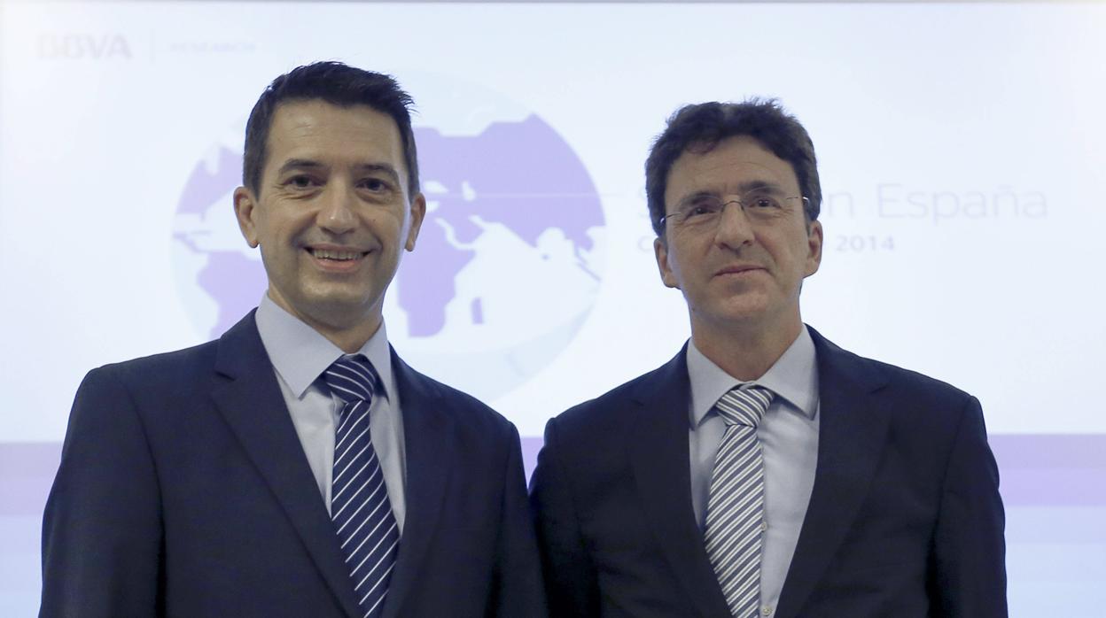 Los economistas de BBVA Research, Rafael Doménech y Jorge Sicilia