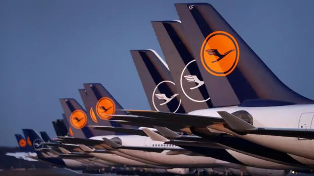 Lufthansa llega a un acuerdo con los pilotos en Alemania que retrasa los despidos hasta marzo de 2021