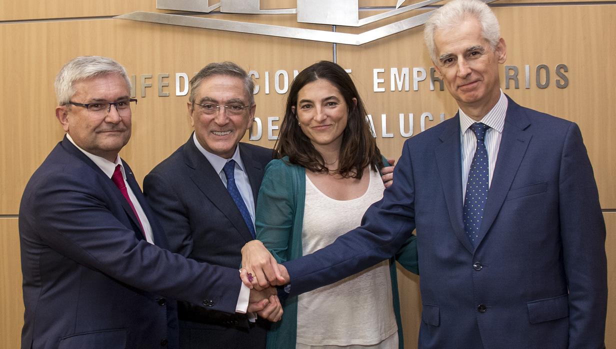 En 2019 Alestis cambió de mano y Aciturri se hizo con el 76% del capital. Sellaron el acuerdo Manuel Huertas (Airbus), Ginés Clemente (Aciturri), María Augenia Clemente (Aciturri) y Bartolomé Lora (Sepi)