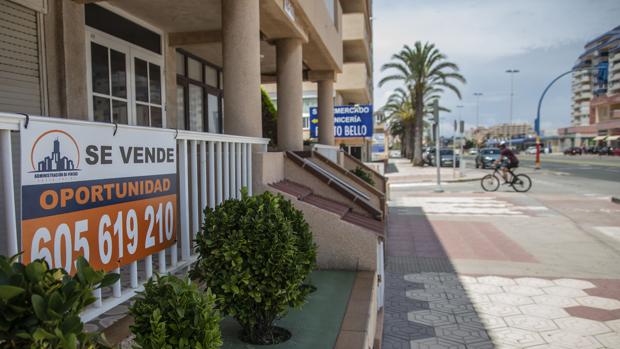 La compraventa de viviendas se desploma un 30,5% en Andalucía en julio respecto a 2019