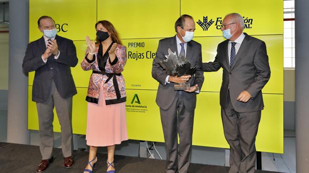 José Luis de Pablo-Romero recibe el XII Premio Simón de Rojas Clemente en la Casa de ABC