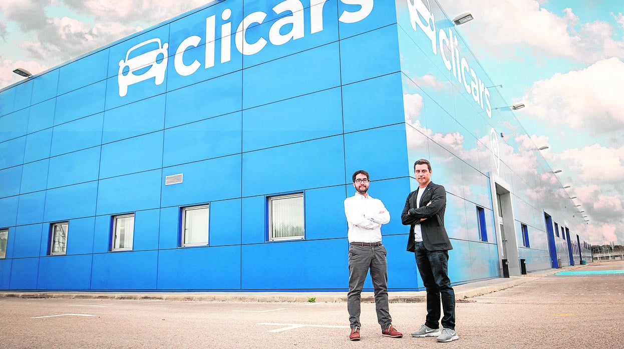 Carlos Rivera (izda) y Pablo Fernández (dcha), cofundadores de Clicars