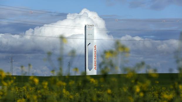 Abengoa presiona al Gobierno andaluz al decir que su rescate está pendiente sólo de la ayuda de la Junta