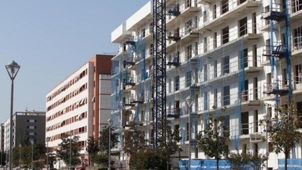 Los españoles necesitan siete años de ingresos para comprar una vivienda