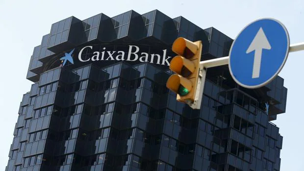 Fainé y los peritos de KPMG defienden la legalidad de la permuta de acciones entre Caixabank y Criteria