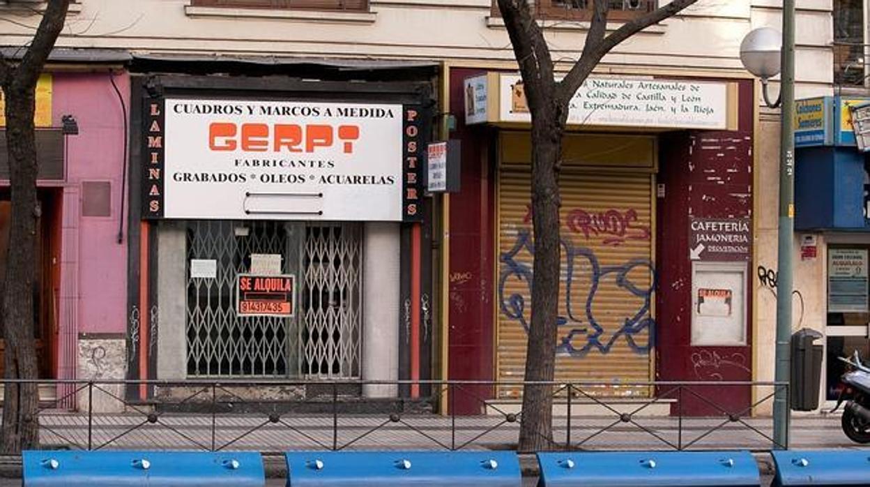 Comercios cerrados en la calle Alcalá