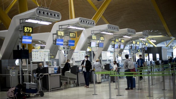 El tráfico internacional de los aeropuertos españoles se hunde un 90% en septiembre