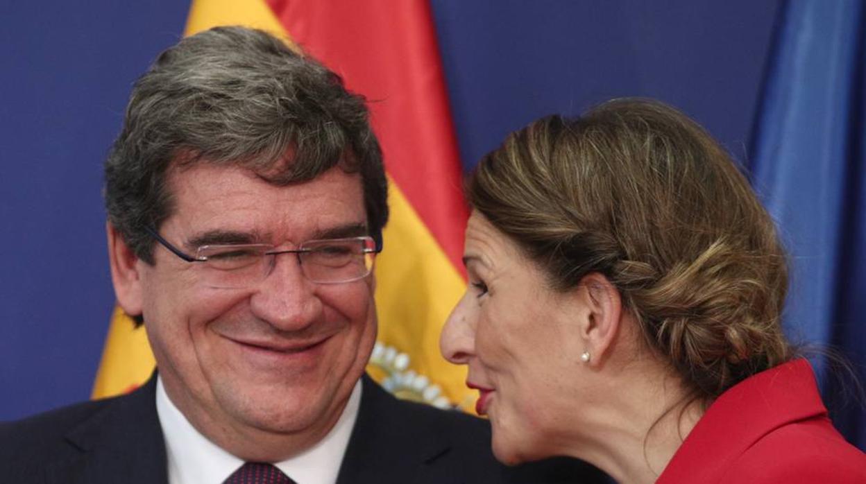 Los ministros de Seguridad Social y Trabajo, José Luis Escrivá y Yolanda Díaz