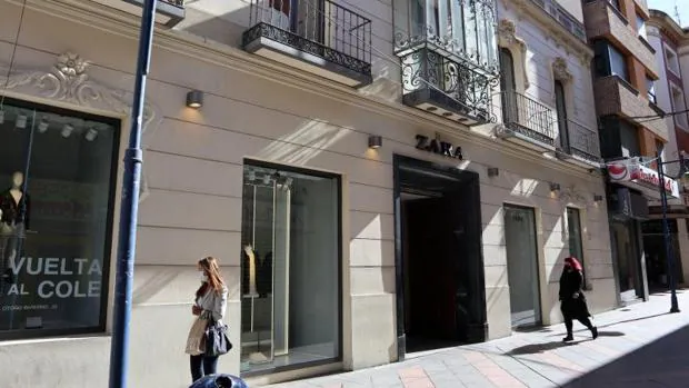 Zara y Santander se mantienen entre las 100 marcas más valiosas, pero pierden posiciones por la pandemia
