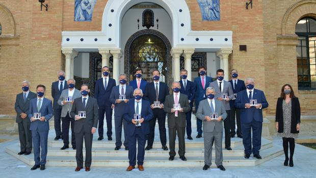 Las empresas sevillanas Grupo Syrsa y La Campana reciben el premio de la Cátedra BBVA de Empresa Familiar